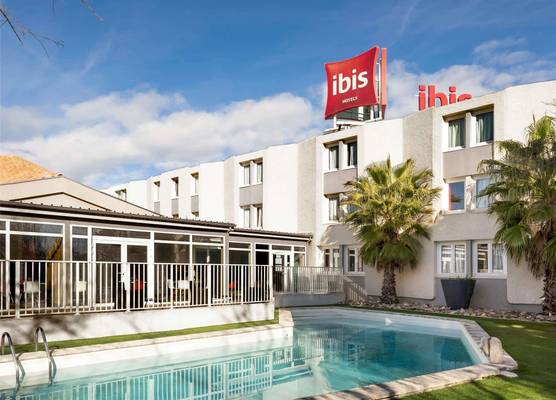 ibis Arles 1