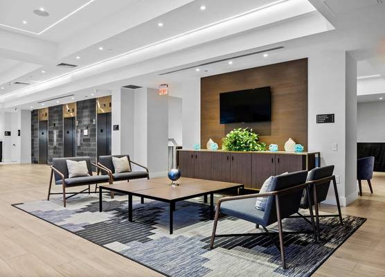 DoubleTree by Hilton New York JFK Airport 1