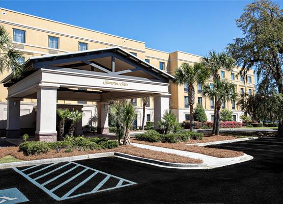 Hampton Inn Charleston-Daniel Island 1
