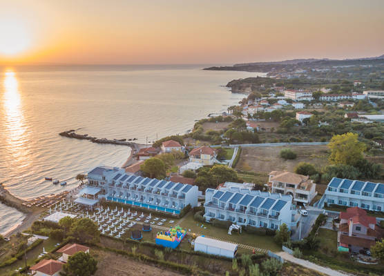 Golden Coast Beachfront Resort 1