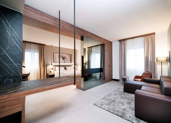 Radisson Hotel Nola Naples 1