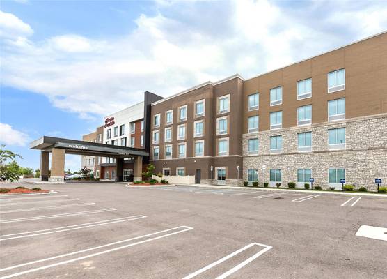 Hampton Inn & Suites Howell 1