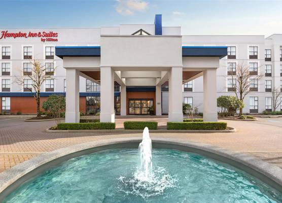 Hampton Inn & Suites by Hilton Langley-Surrey 1