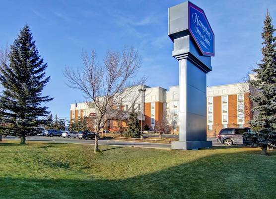 Hampton Inn & Suites by Hilton Calgary-Airport 1