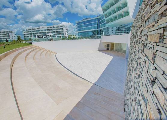Hilton Pilar 1