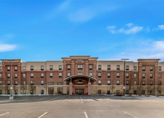 Hampton Inn & Suites Detroit-Canton 1