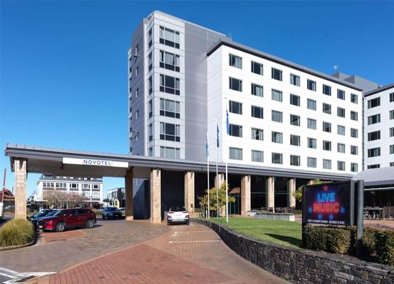 Novotel Rotorua Lakeside 1