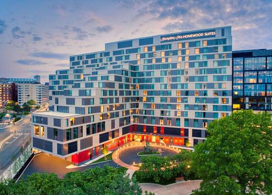 Hampton by Hilton at the Boston Seaport District 1