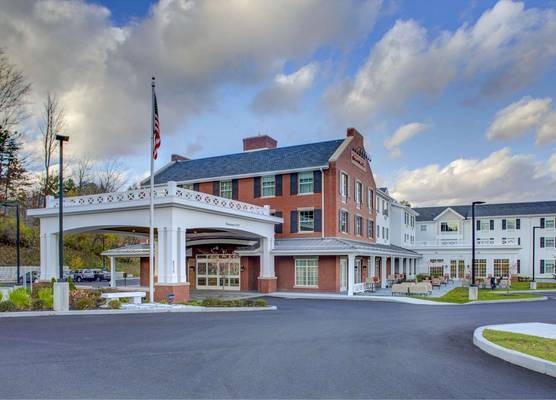 Hampton Inn & Suites Manchester, Vt 1