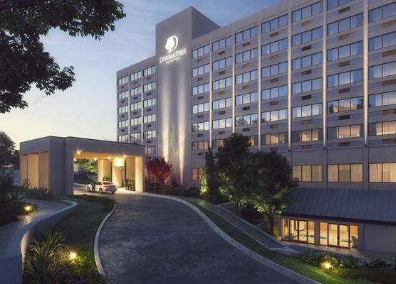 Doubletree By Hilton Clarksville Riverview 1
