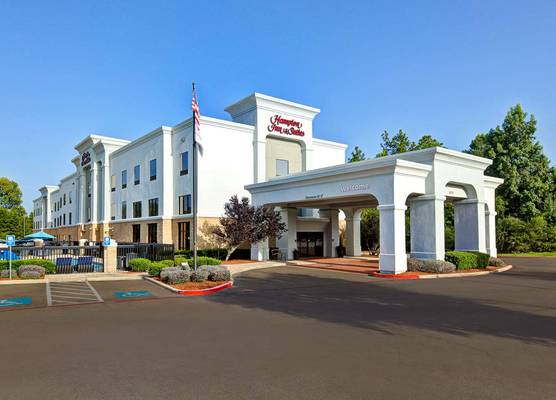 Hampton Inn & Suites Nacogdoches 1