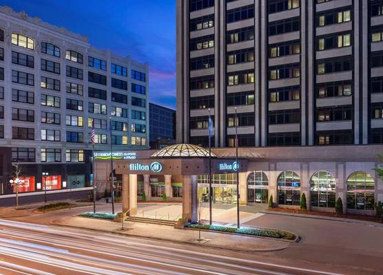 Hilton Indianapolis Hotel & Suites 1