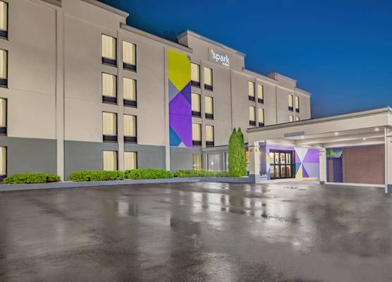Spark by Hilton Clarks Summit 1