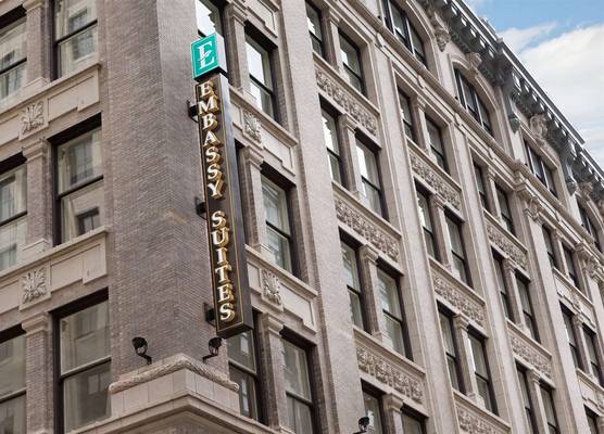 Embassy Suites by Hilton Louisville Downtown 1