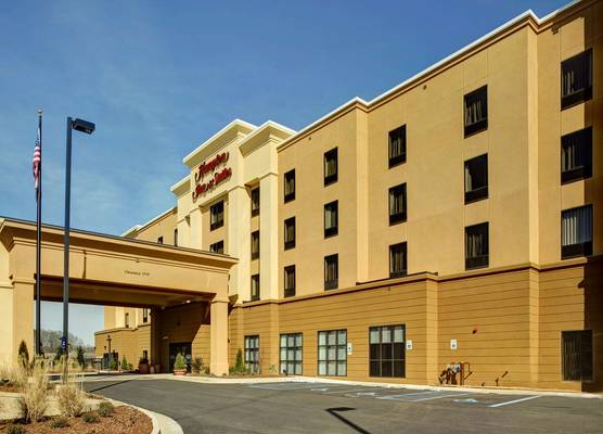 Hampton Inn and Suites Columbus, MS 1
