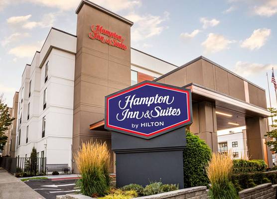 Hampton Inn & Suites Seattle-Downtown 1
