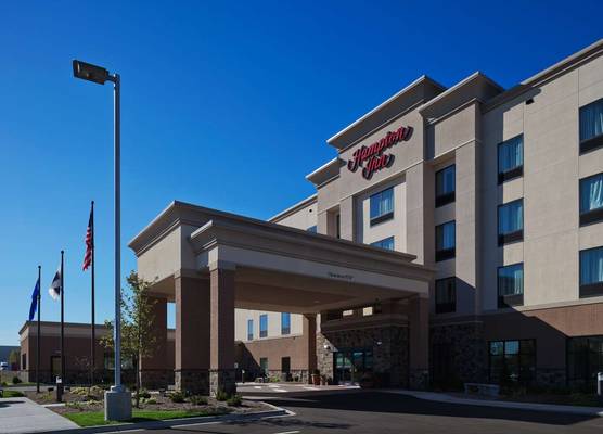 Hampton Inn Beloit 1