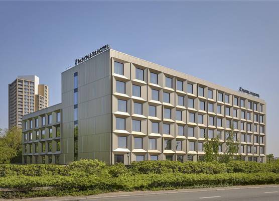 Park Plaza London, Park Royal 1