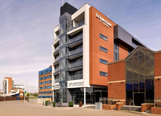 DoubleTree by Hilton Lincoln 1