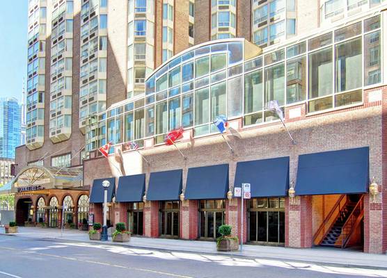 DoubleTree by Hilton Toronto Downtown 1
