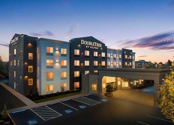 DoubleTree by Hilton Hotel Salem, Oregon 1