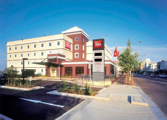 ibis Newcastle 1