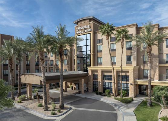 Hampton Inn & Suites Phoenix Glendale-Westgate 1