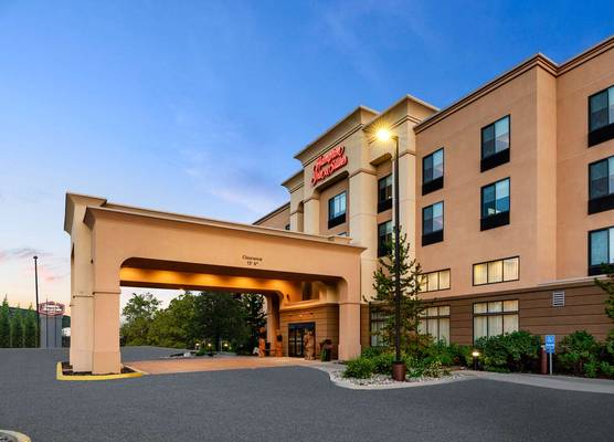 Hampton Inn & Suites Fairbanks 1