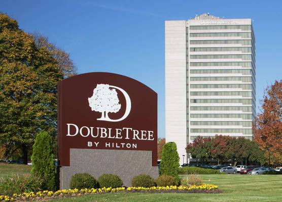 DoubleTree by Hilton Kansas City - Overland Park 1