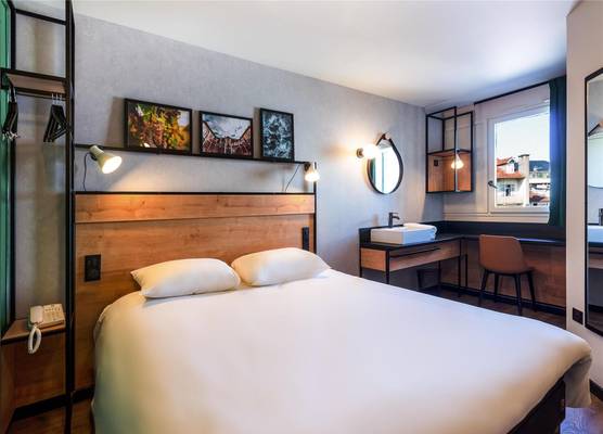 Ibis Pau Centre 1