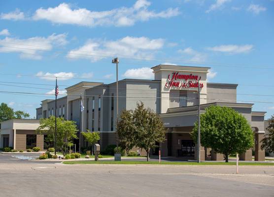 Hampton Inn & Suites Alexandria, MN 1