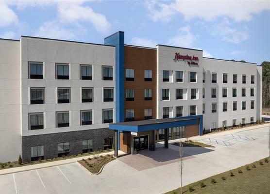 Hampton Inn by Hilton Clanton 1