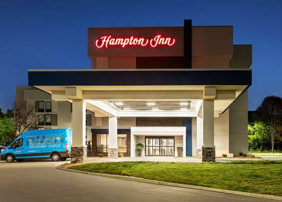 Hampton Inn Kansas City Airport 1