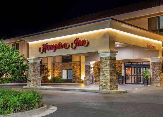Hampton Inn Adel 1