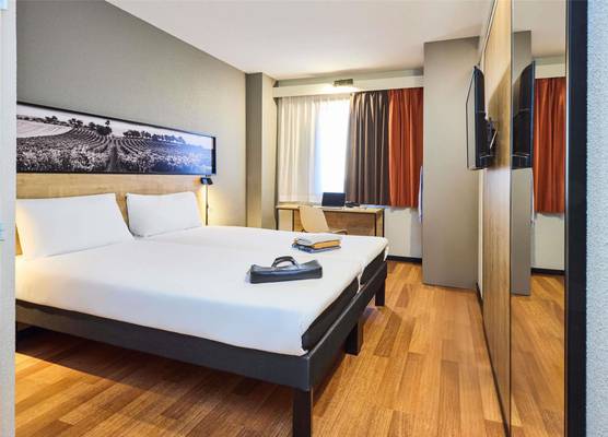 Ibis Valladolid 1
