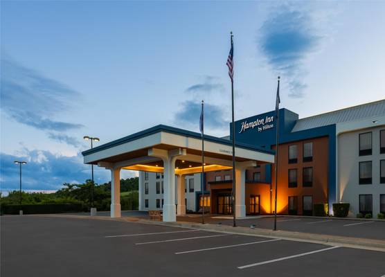 Hampton Inn Staunton 1