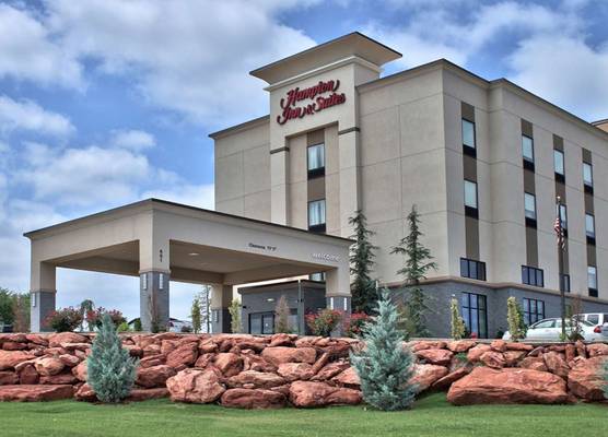 Hampton Inn & Suites Guthrie, OK 1