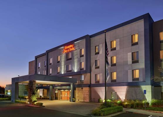 Hampton Inn & Suites Salem, OR 1