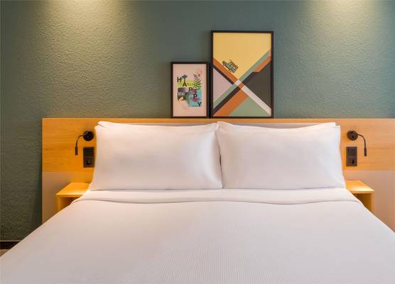 Spark by Hilton Wuppertal City Centre 1