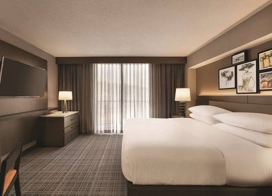 Embassy Suites by Hilton Richmond 1