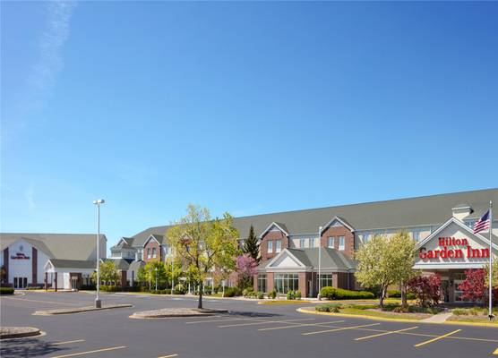 Hilton Garden Inn Milwaukee Northwest Conference Center 1