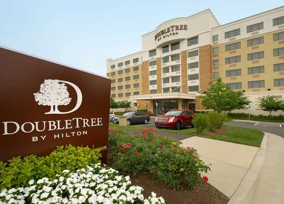 DoubleTree by Hilton Sterling - Dulles Airport 1