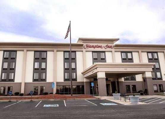 Hampton Inn Clarksville 1