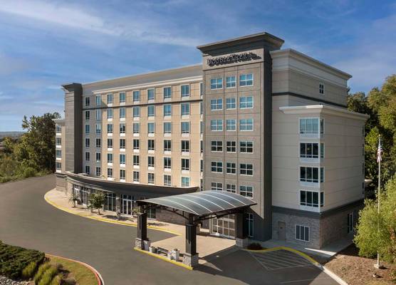 Doubletree by Hilton Chattanooga Hamilton Place 1