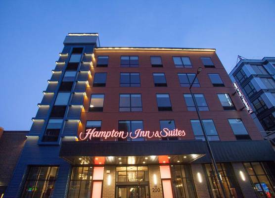 Hampton Inn & Suites St. Paul Downtown 1