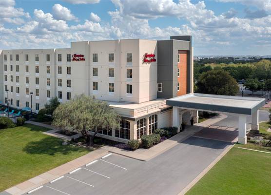 Hampton Inn & Suites-Austin Airport 1