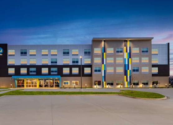 Tru By Hilton Oshkosh 1