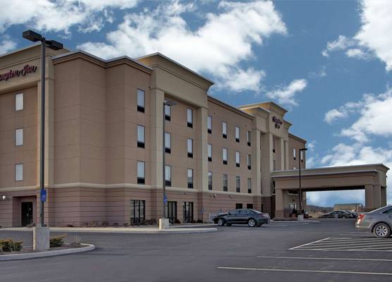 Hampton Inn Defiance 1