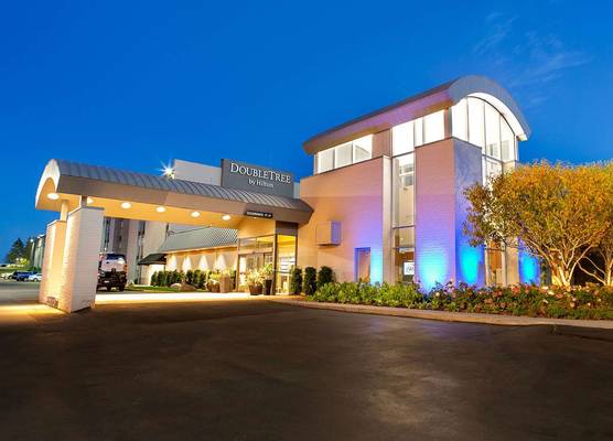 DoubleTree by Hilton Roseville Minneapolis 1