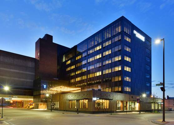 The Lismore Hotel Eau Claire - a DoubleTree by Hilton 1